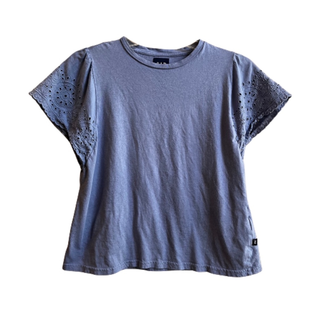 GAP Periwinkle Eyelet Short Sleeve Shirt. Size XS